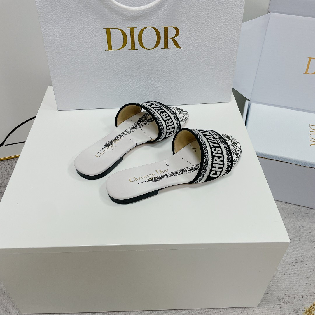 UA D10r Dway Slide