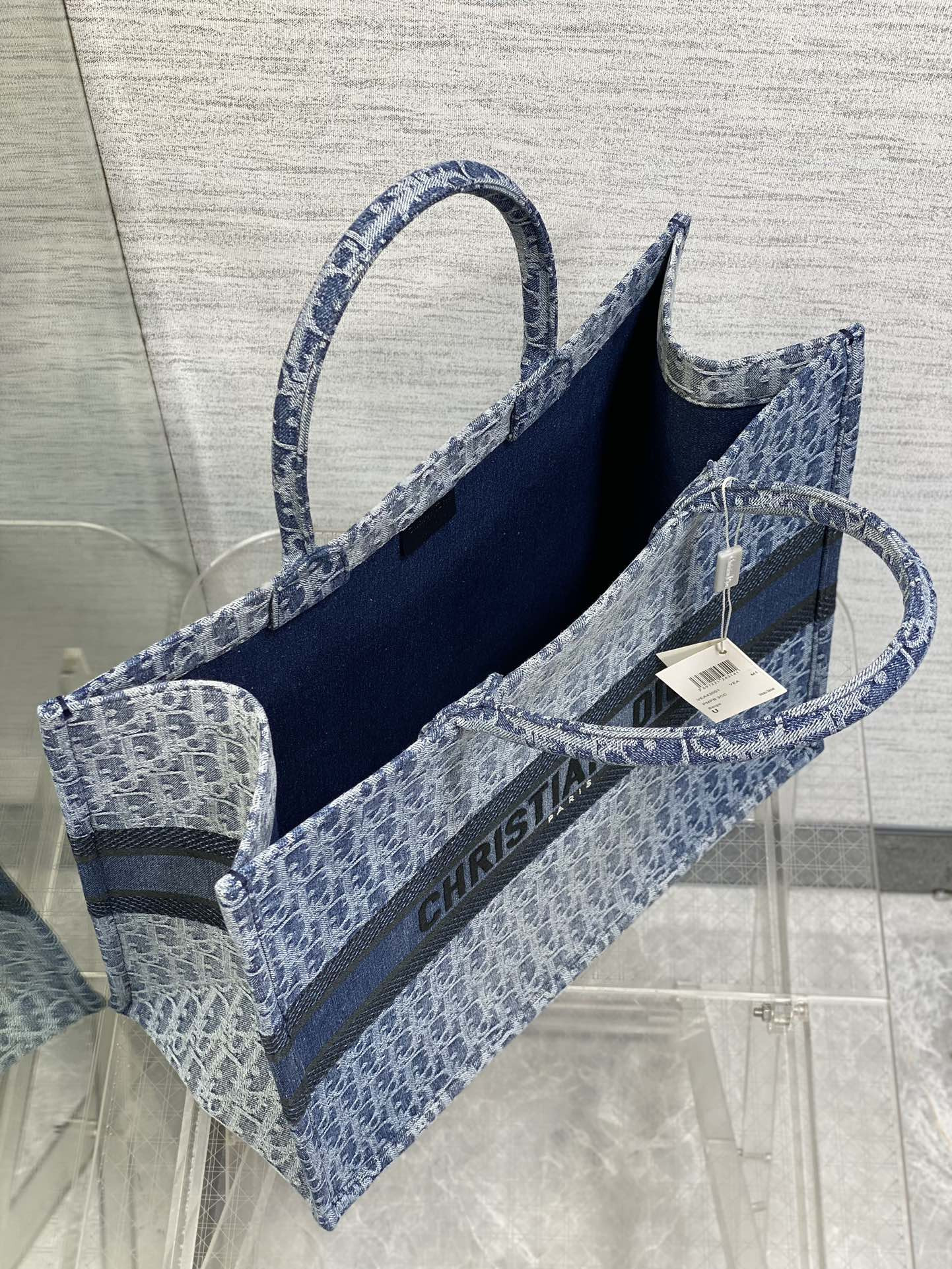 large d10r book tote blue De*1m d10r oblique jacquard 42 x 35 x 18.5 cm