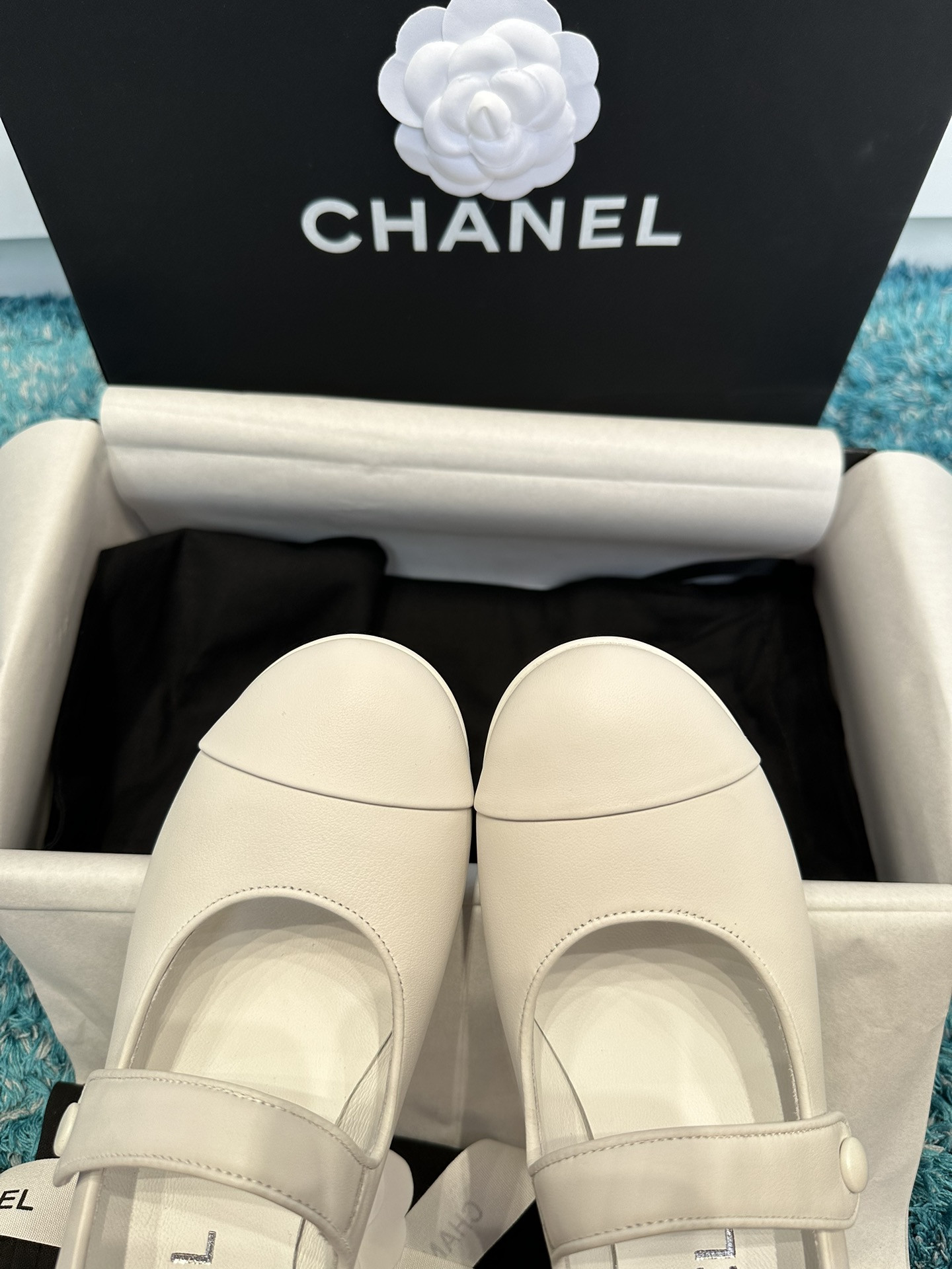 UA Ch**el MARY JANES Pump