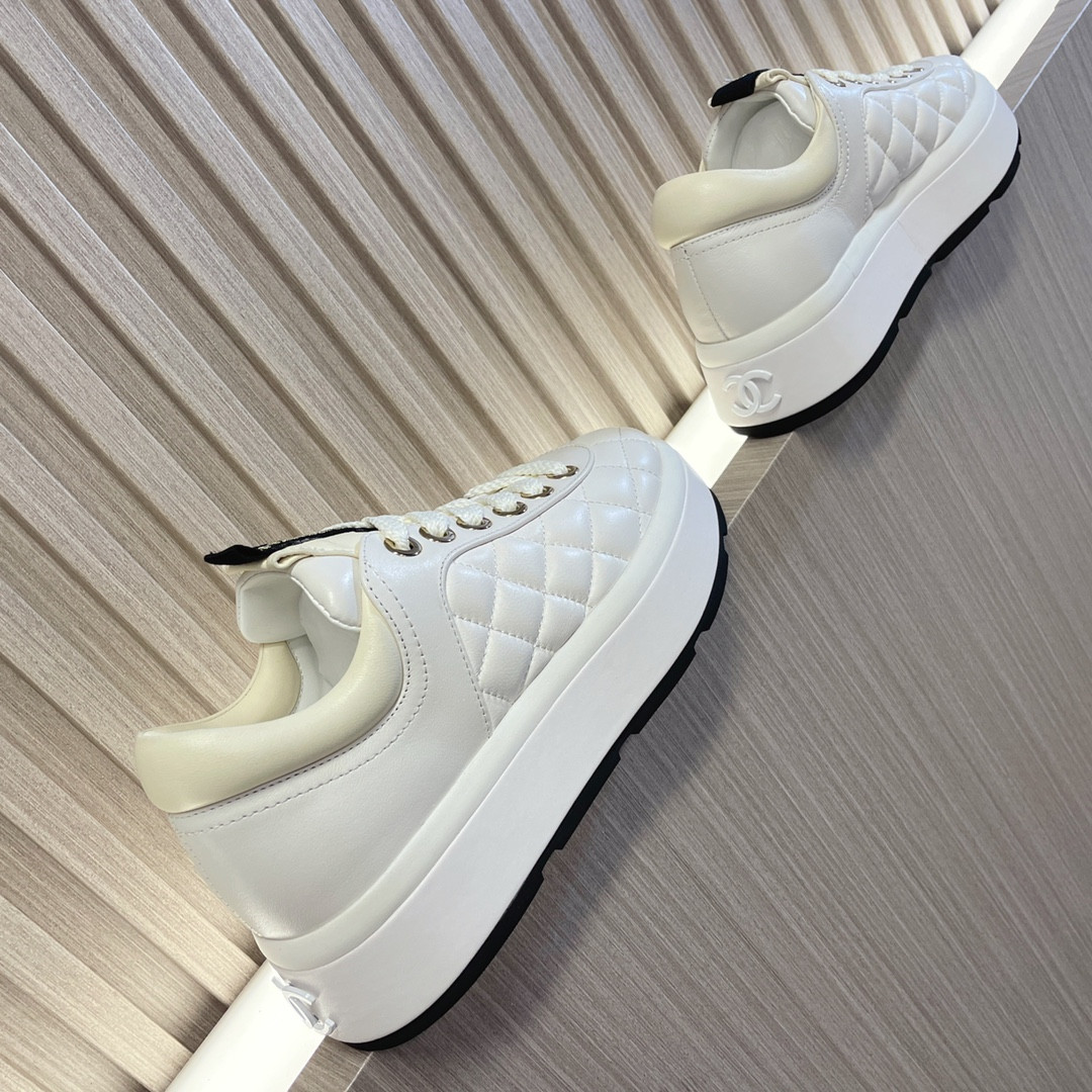 UA Ch**el SNEAKERS