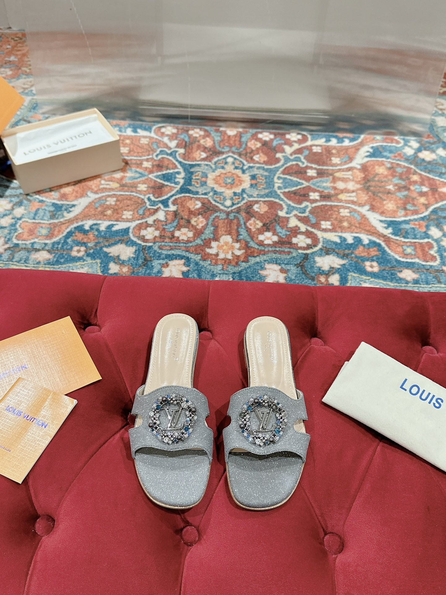 UA LV Flat Mule
