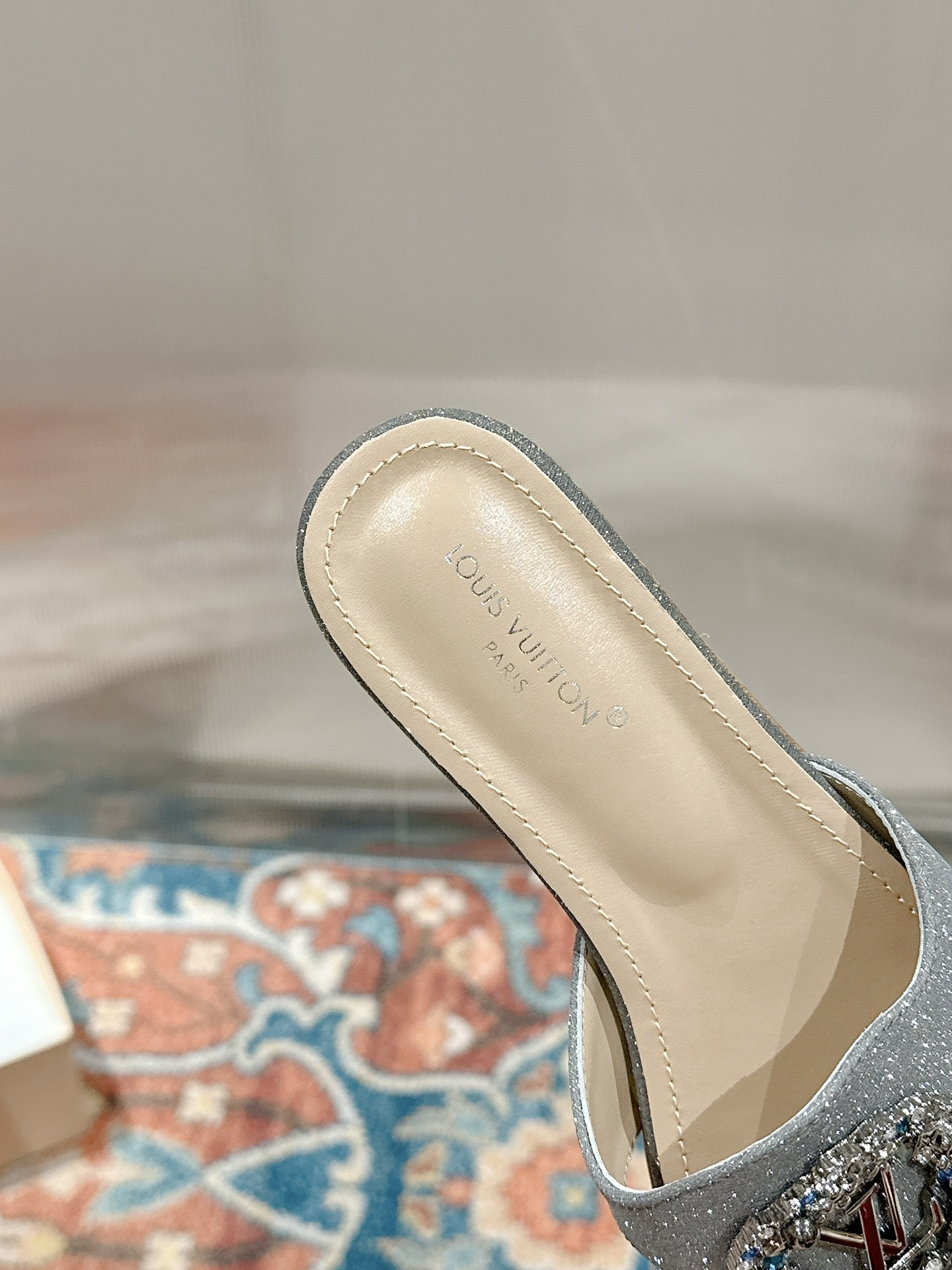 UA LV Flat Mule