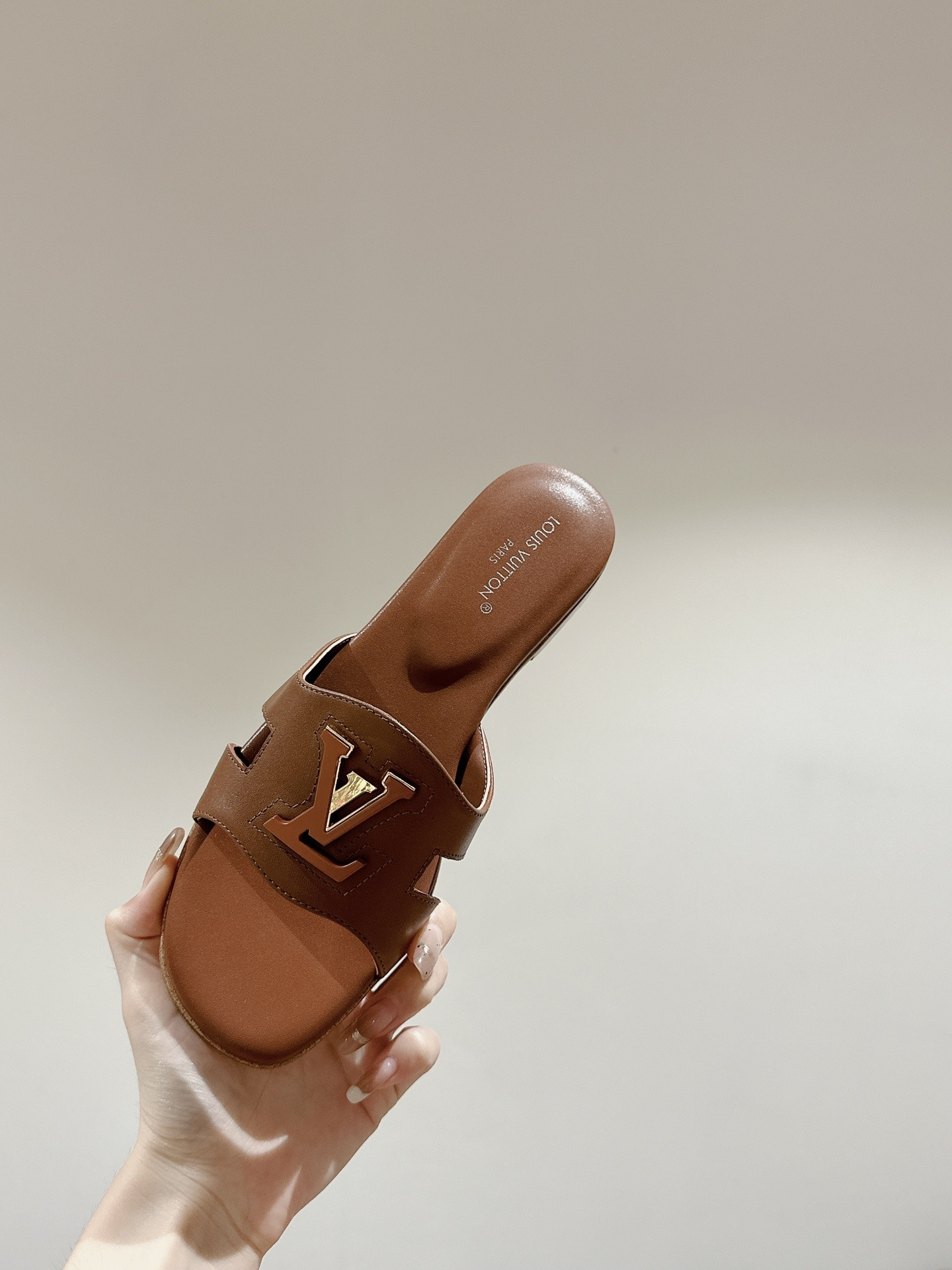 UA LV Flat Mule
