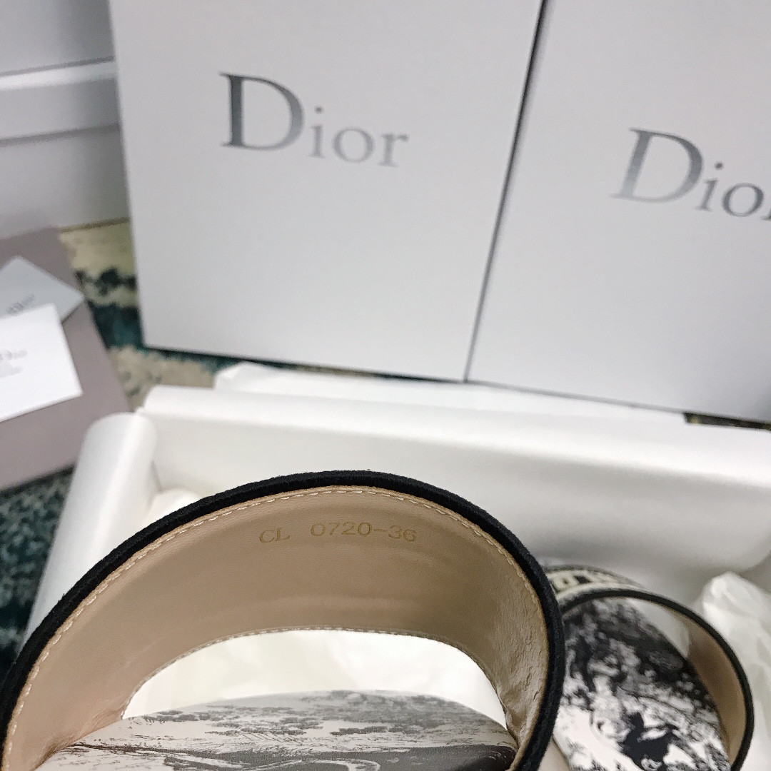 UA D10r Dway Slide
