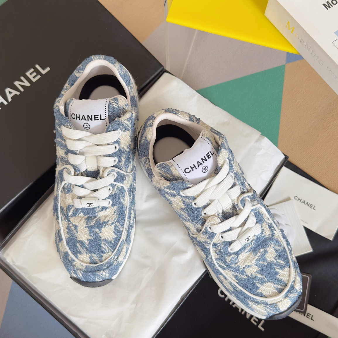 UA Ch**el SNEAKER
