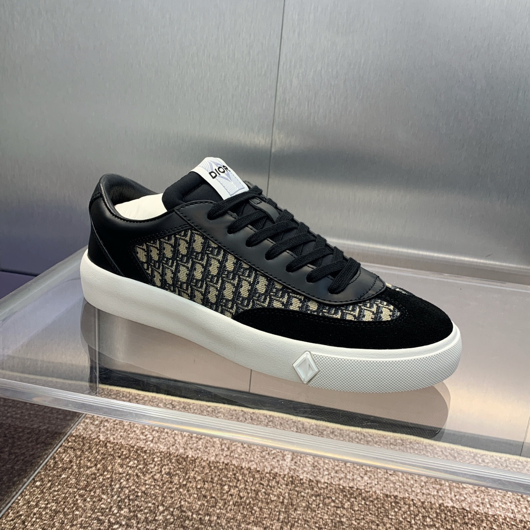 UA D10r B101 Sneaker