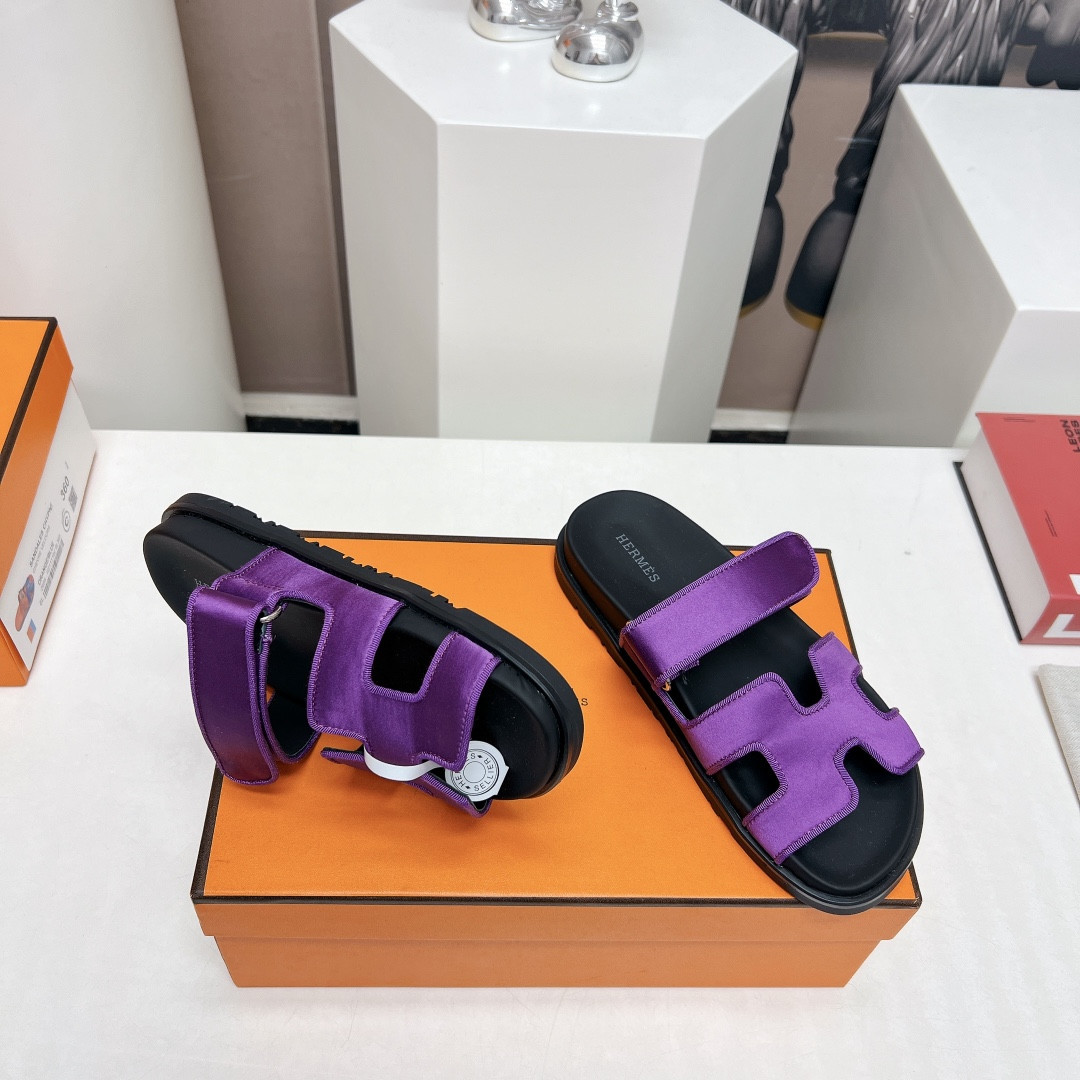 UA H**me5 Chypre sandal