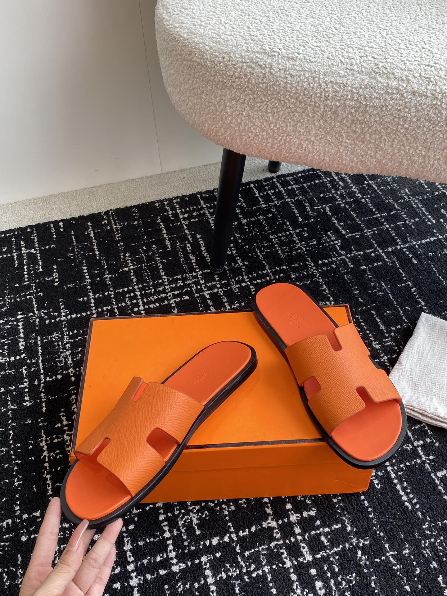 UA H**me5 Izmir sandal