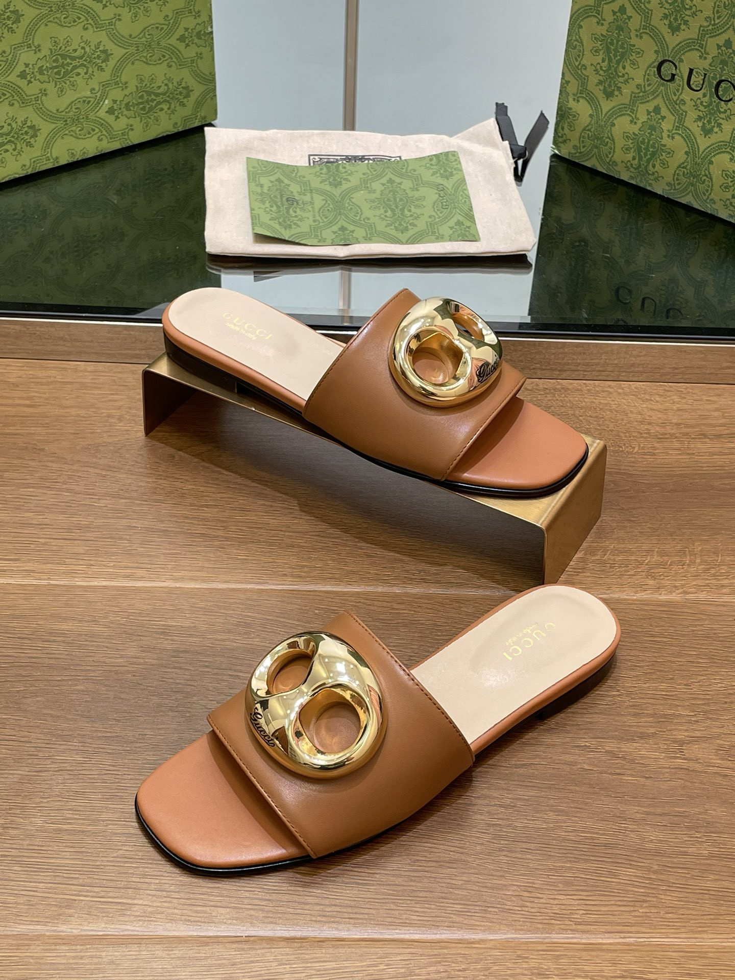 UA Gvc*1 MARINA CHAIN SLIDE