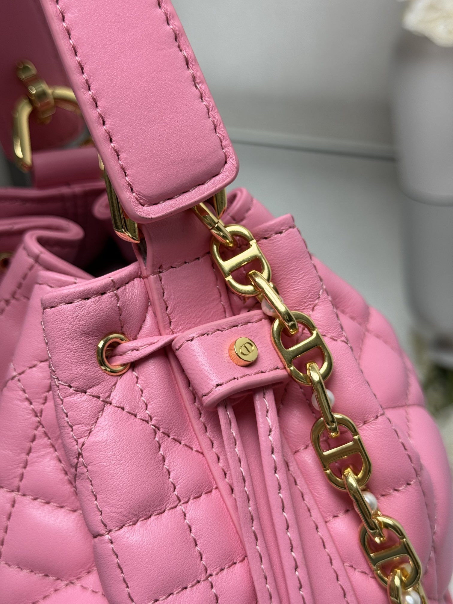 Small D10r Jolie Bucket Bag 17 x 16 x 10.5 cm
