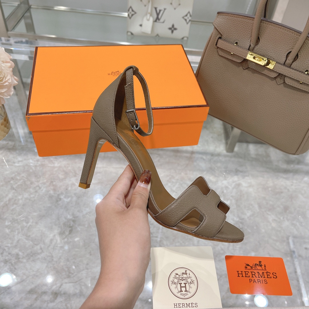 UA H**me5 Heeled Sandal