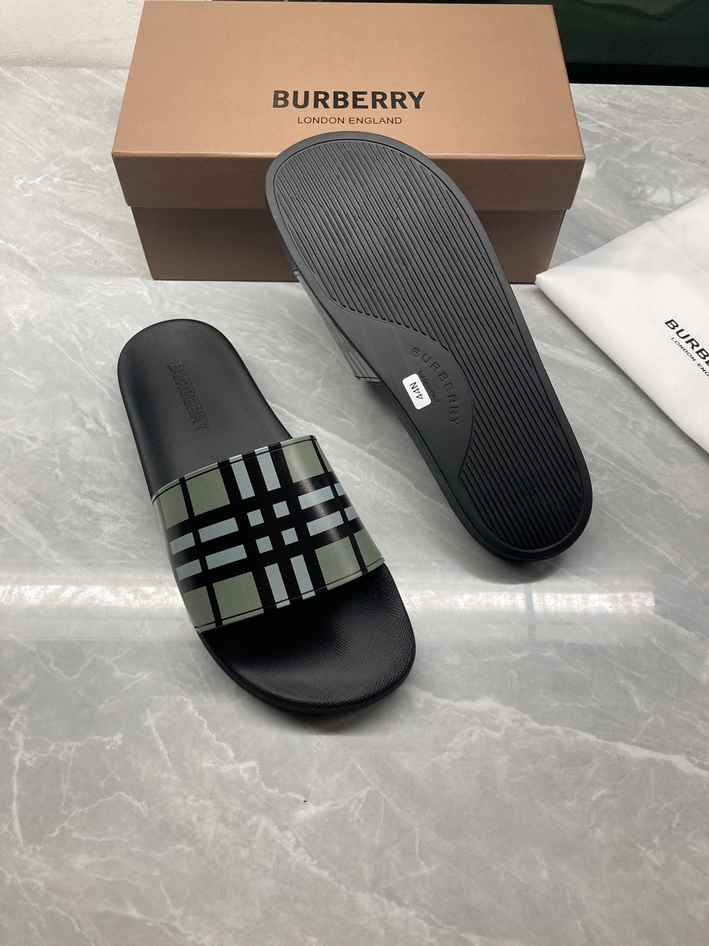 Bv*b*rry Check Slides