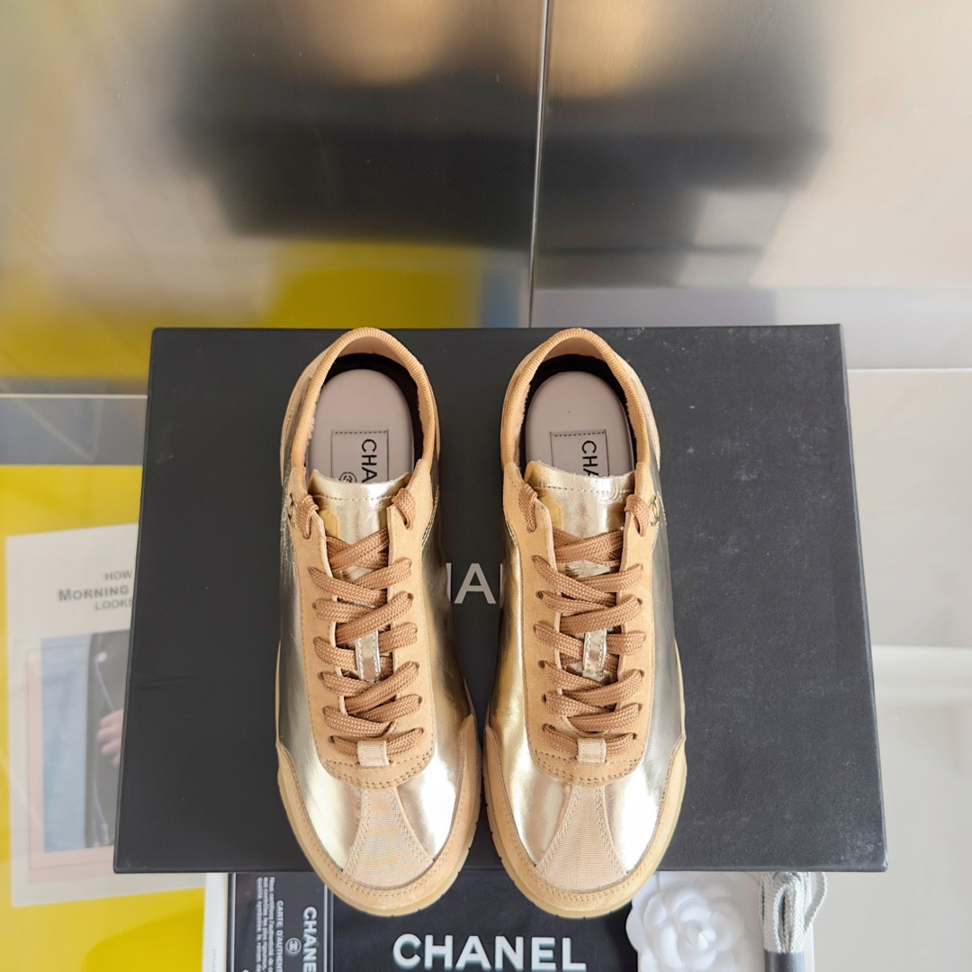 UA Ch**el SNEAKER