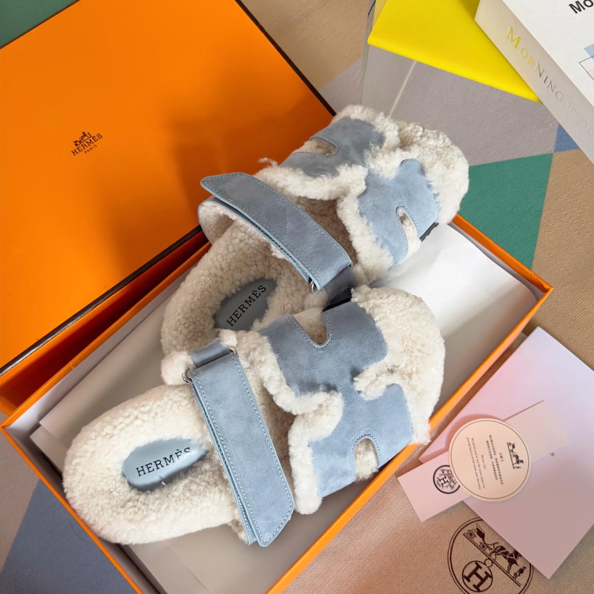 UA H**me5 Chypre sandal