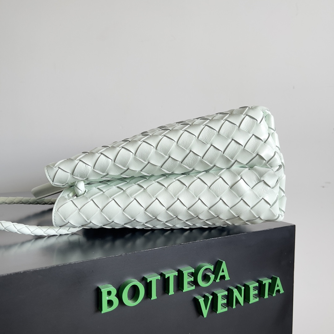 B0tt*ga Ven*ta Medium Andiamo 32x25x11CM