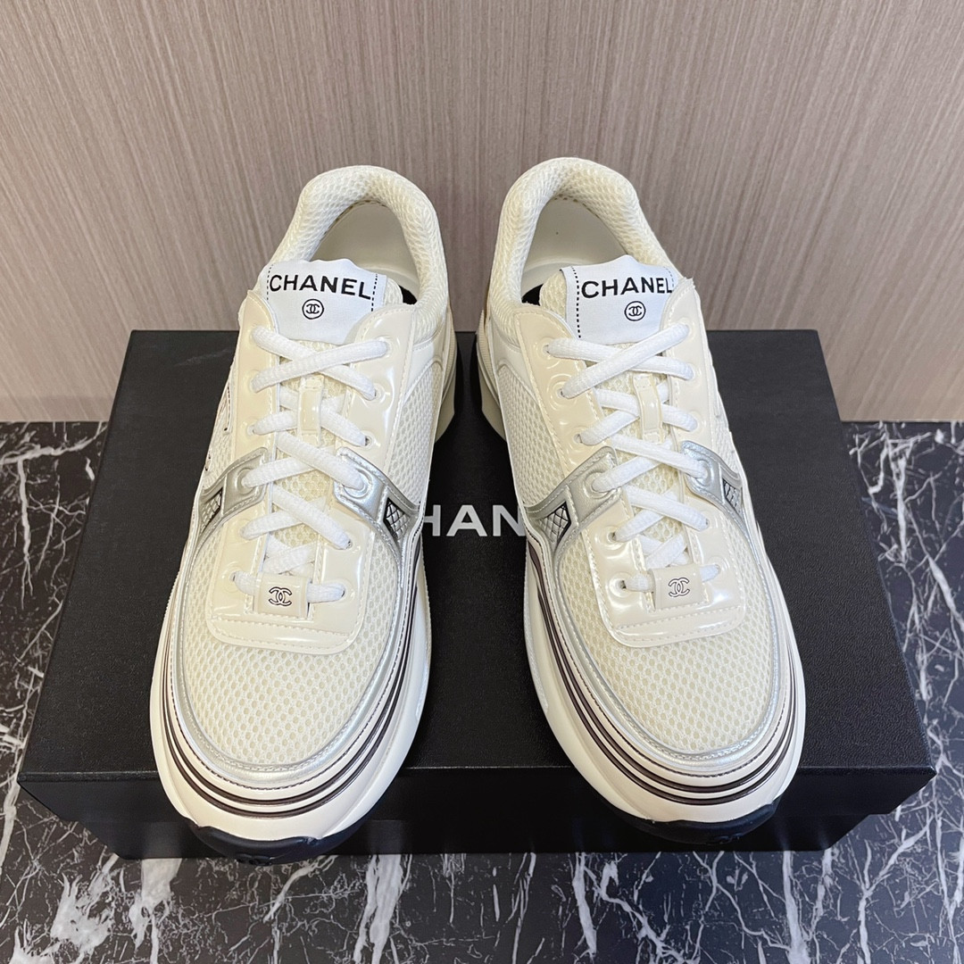 UA Ch**el SNEAKER