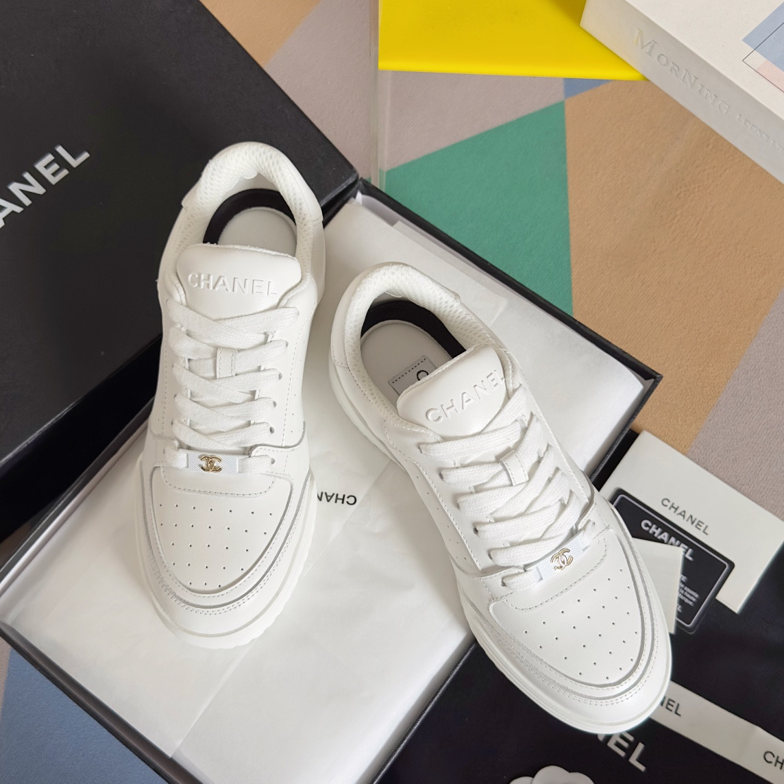 ua Ch**el sneaker