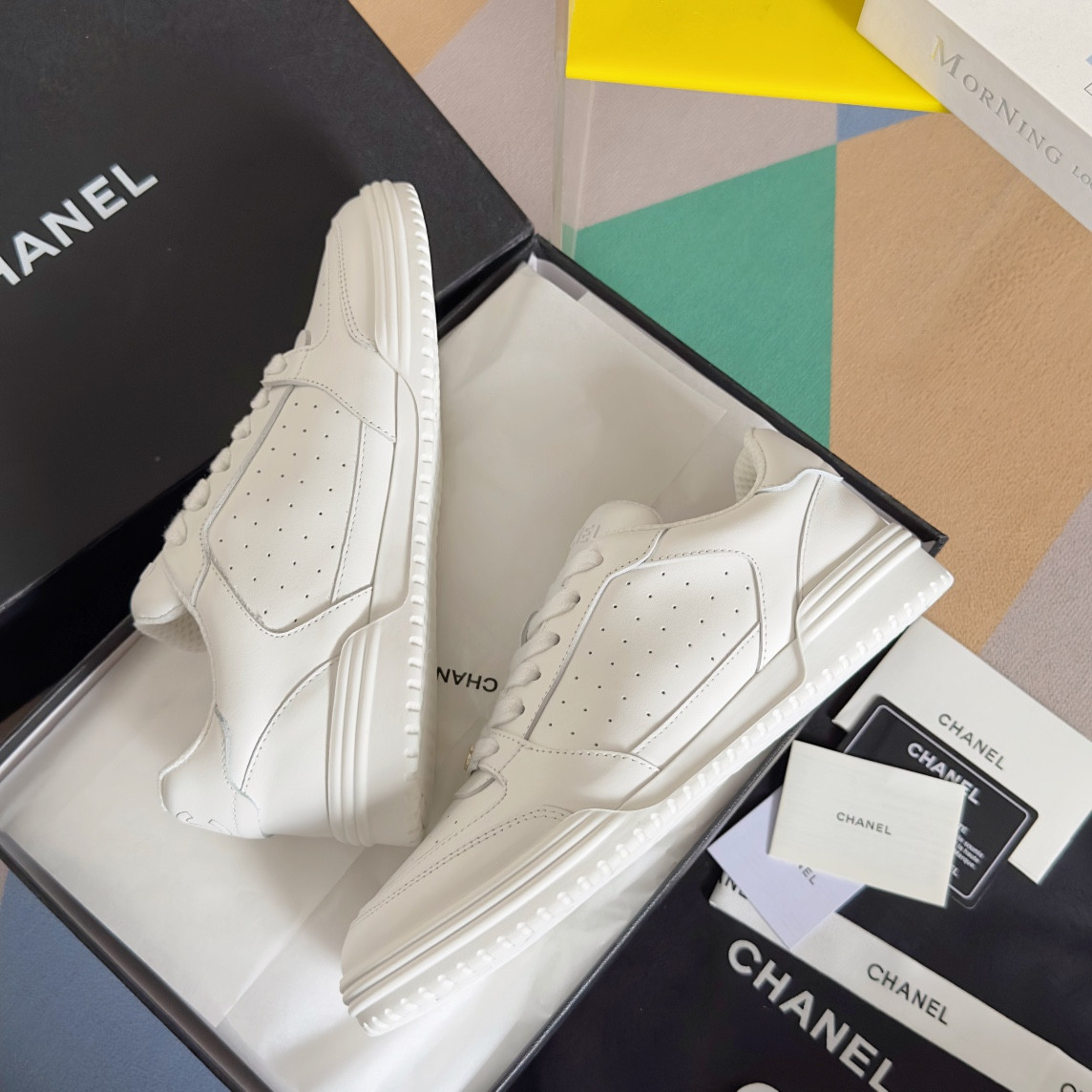 ua Ch**el sneaker