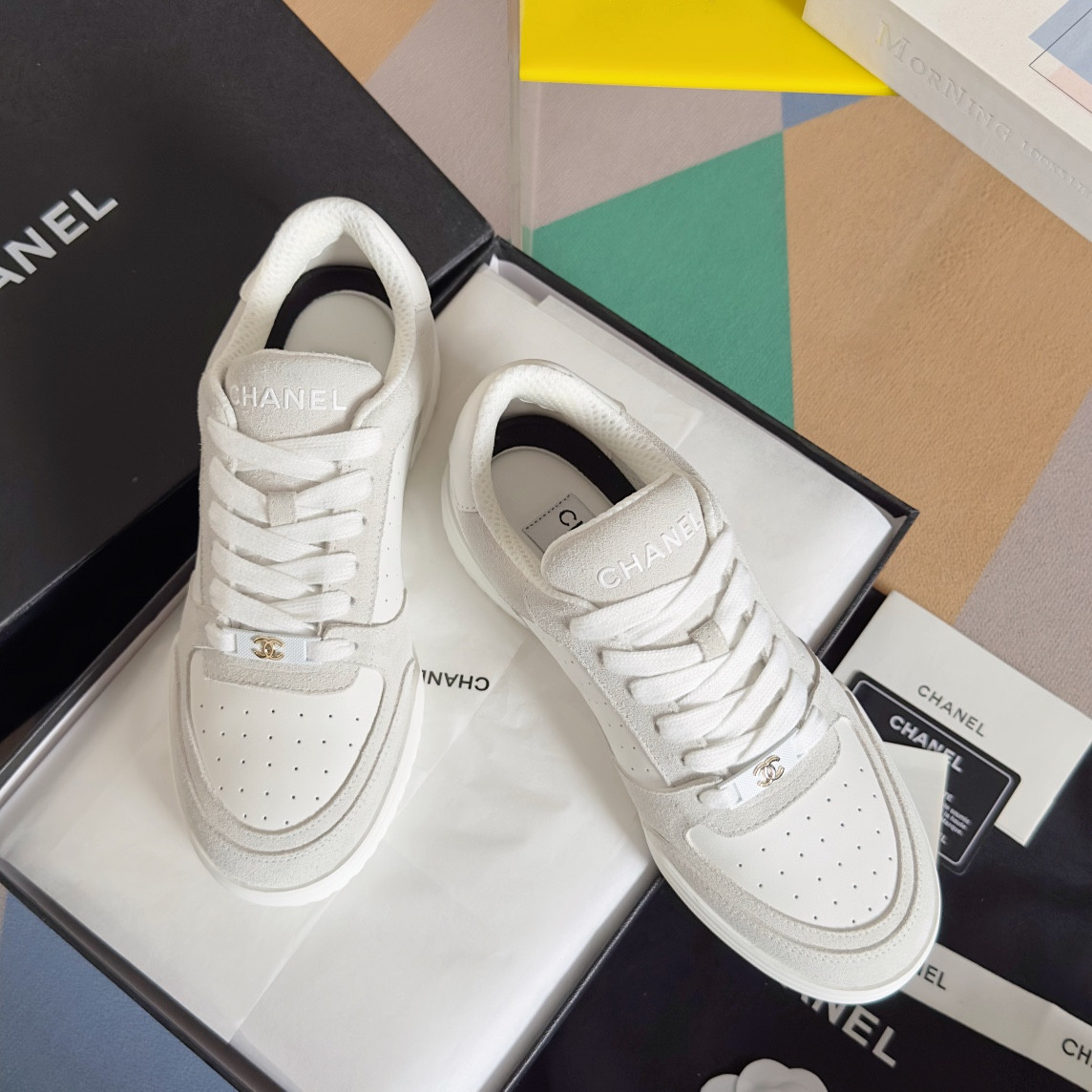 ua Ch**el sneaker
