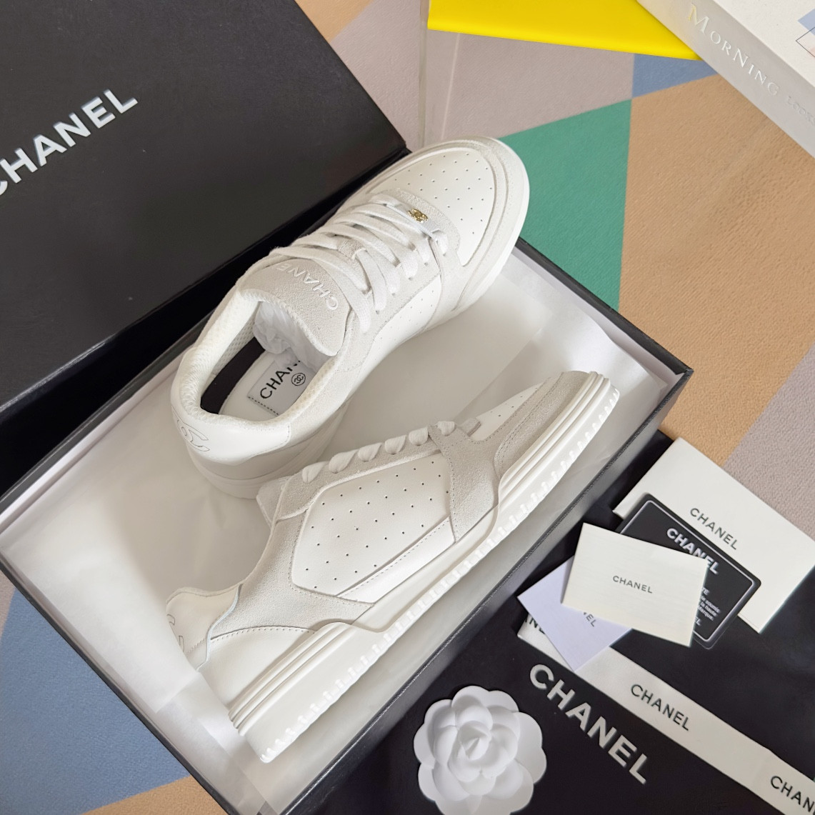 ua Ch**el sneaker