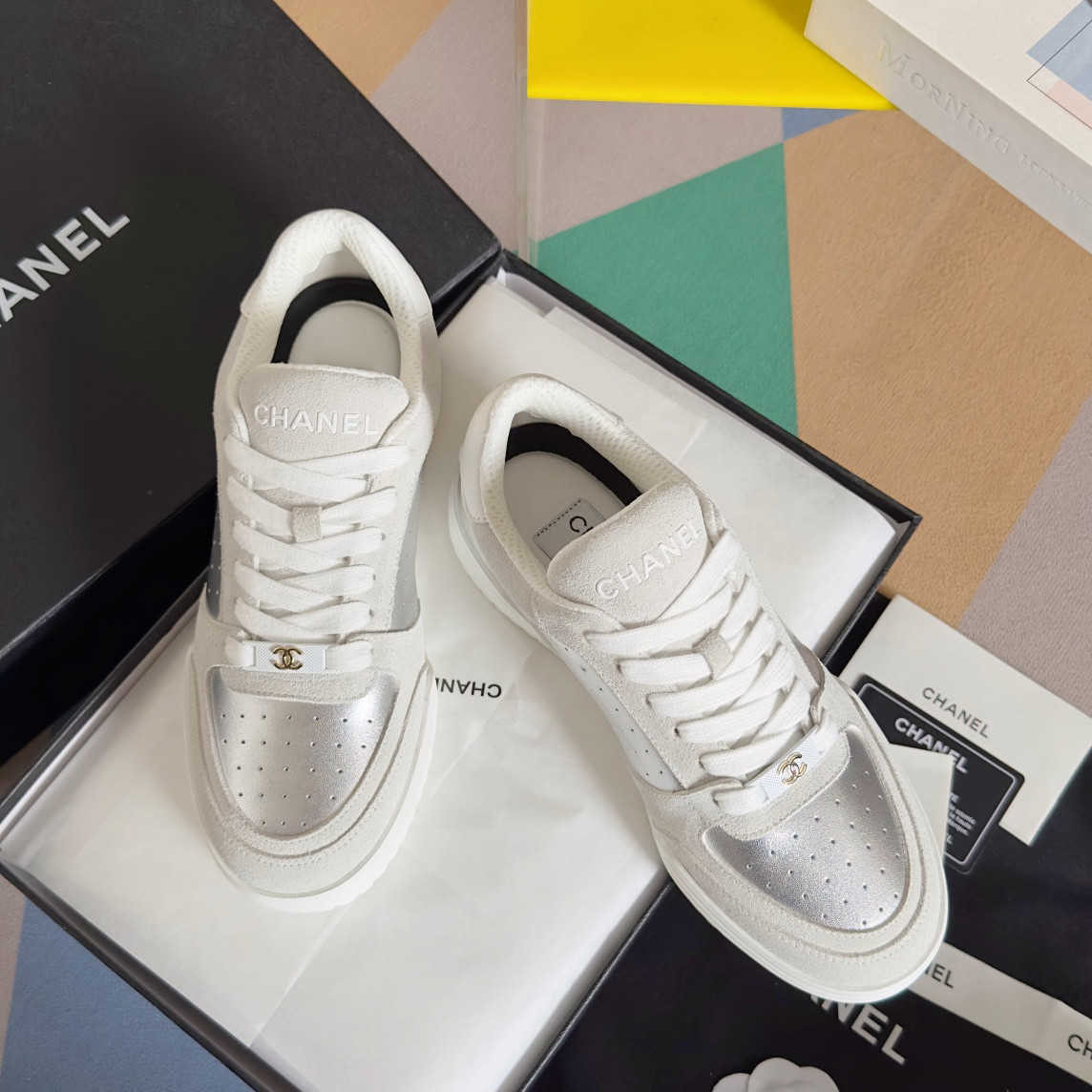 ua Ch**el sneaker