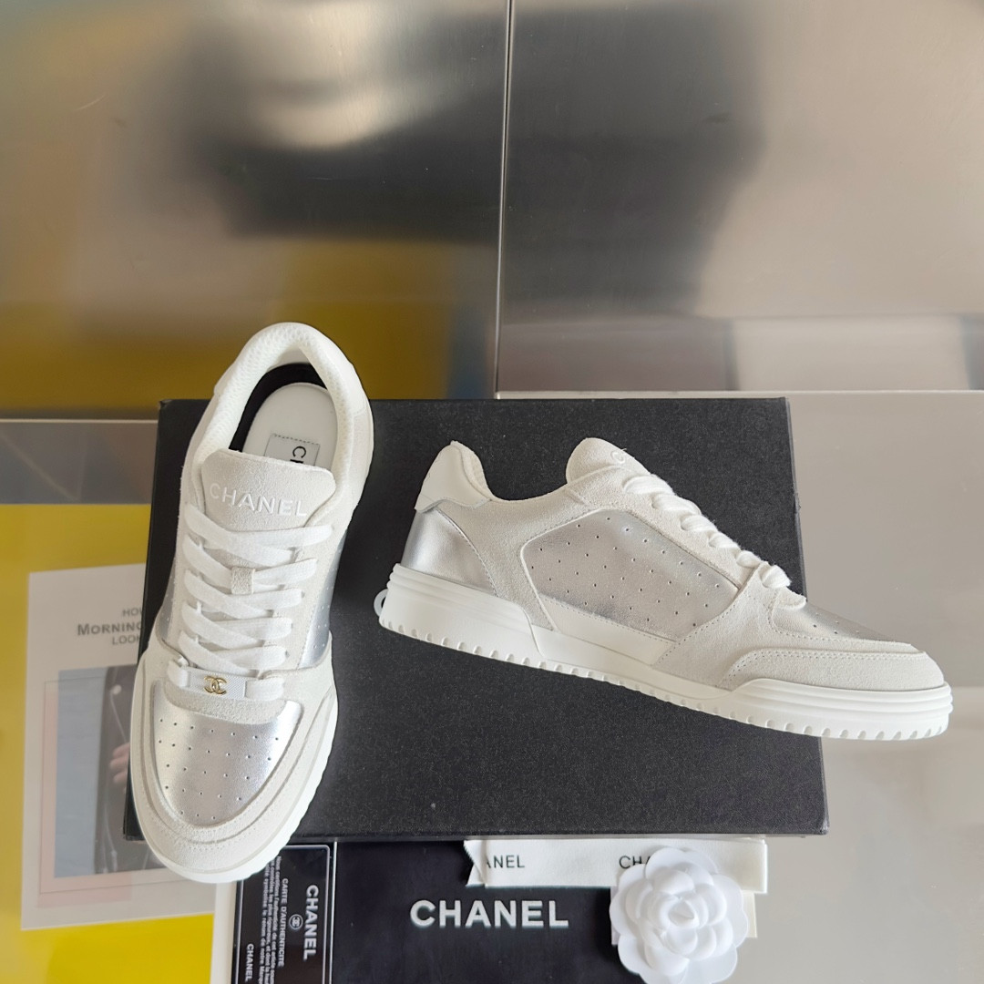 ua Ch**el sneaker