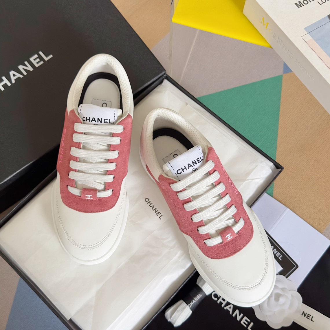 ua Ch**el sneaker