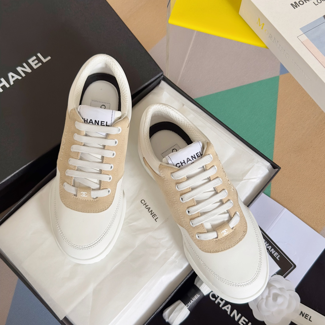 ua Ch**el sneaker