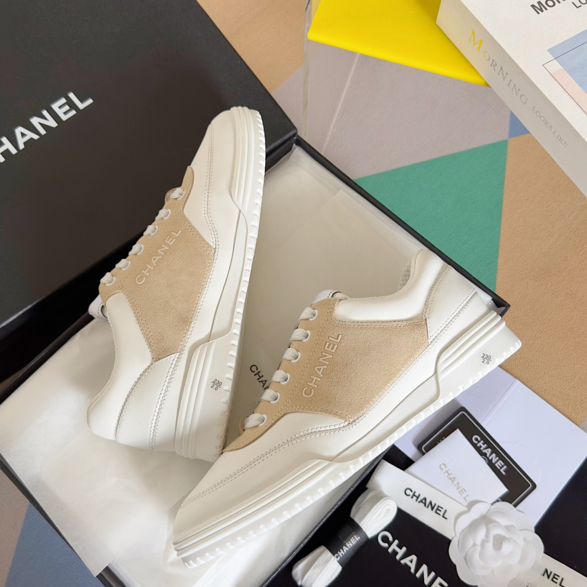ua Ch**el sneaker