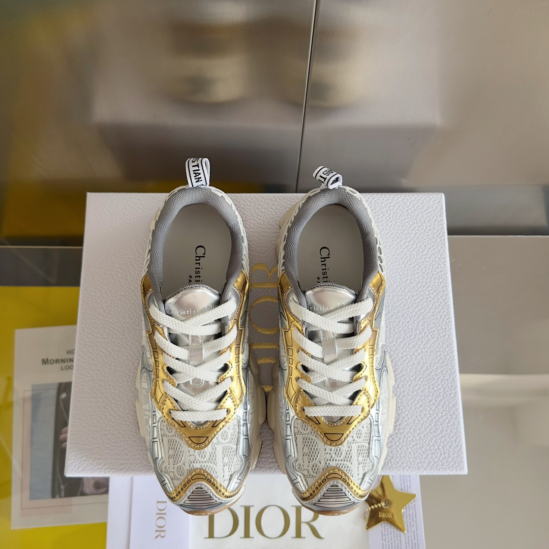 UA D10r Vibe Sneaker