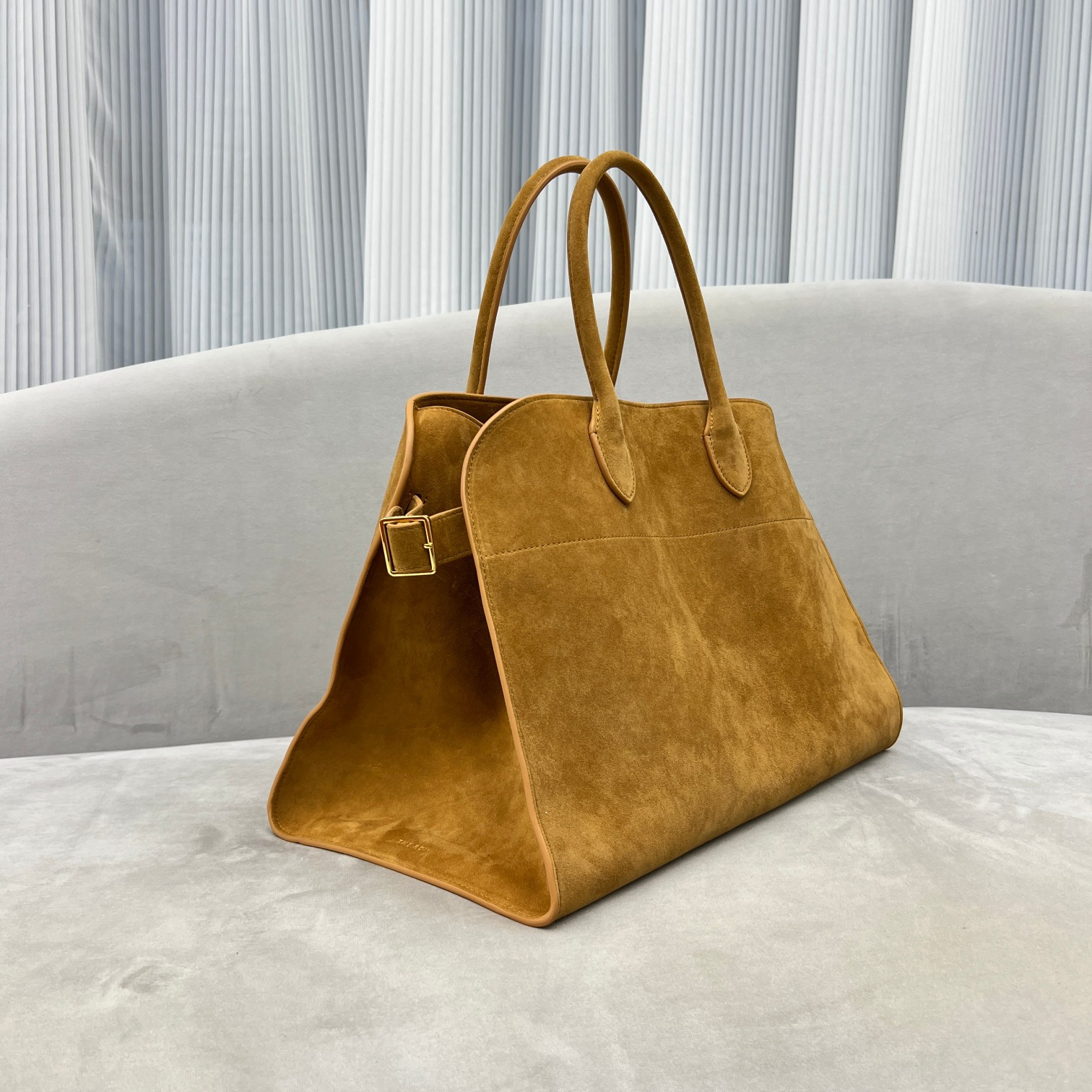 The R0w MARGAUX 15 38.5x16x30cm