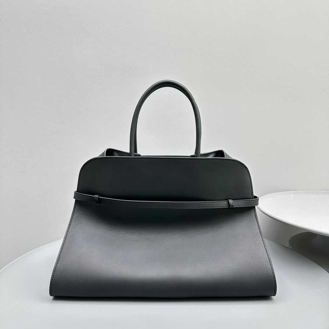The R0w Margaux belt 15 38.5x16x30cm