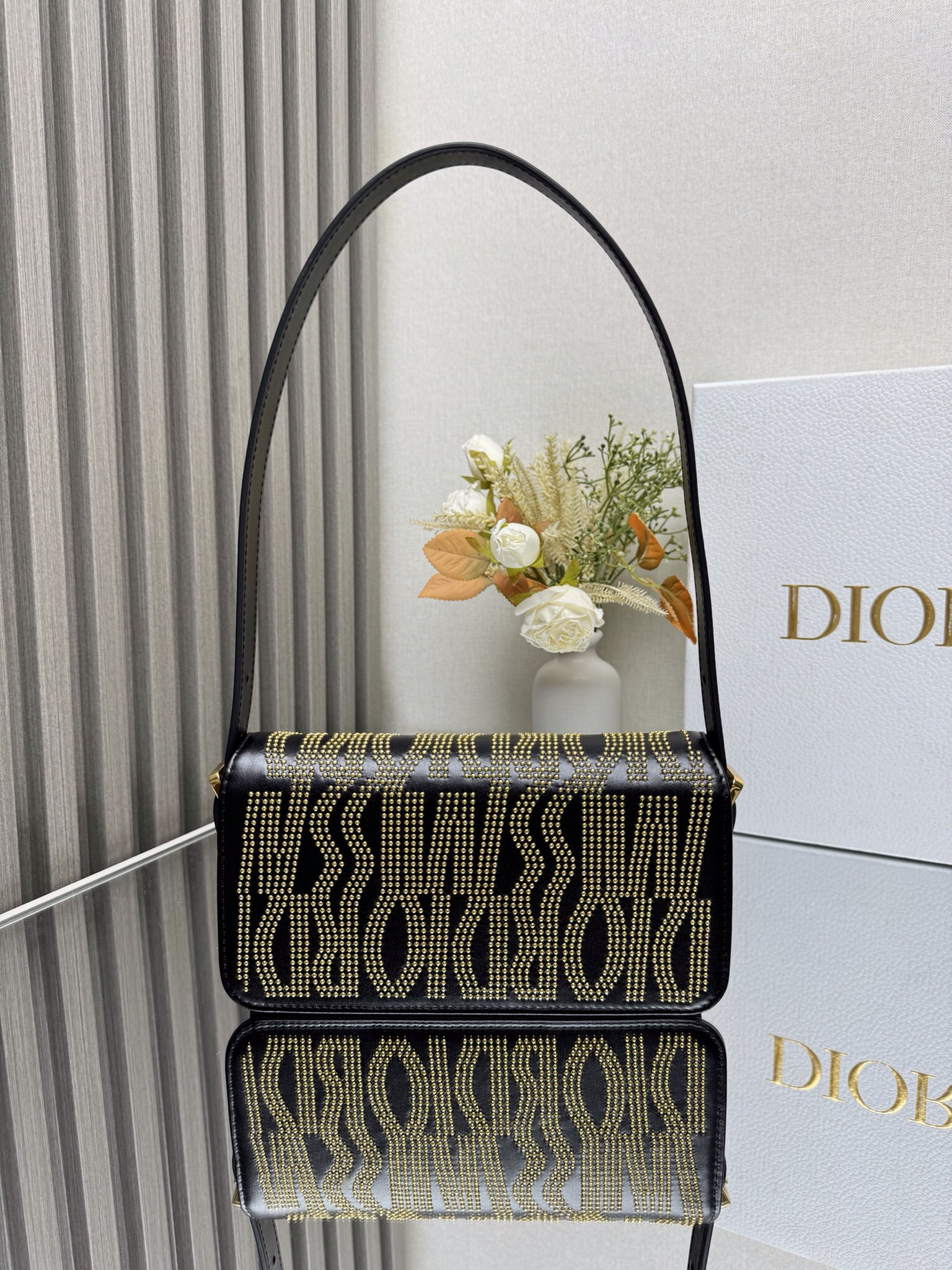 D10r Miss D10r flap bag 22 x 11 x 6 cm