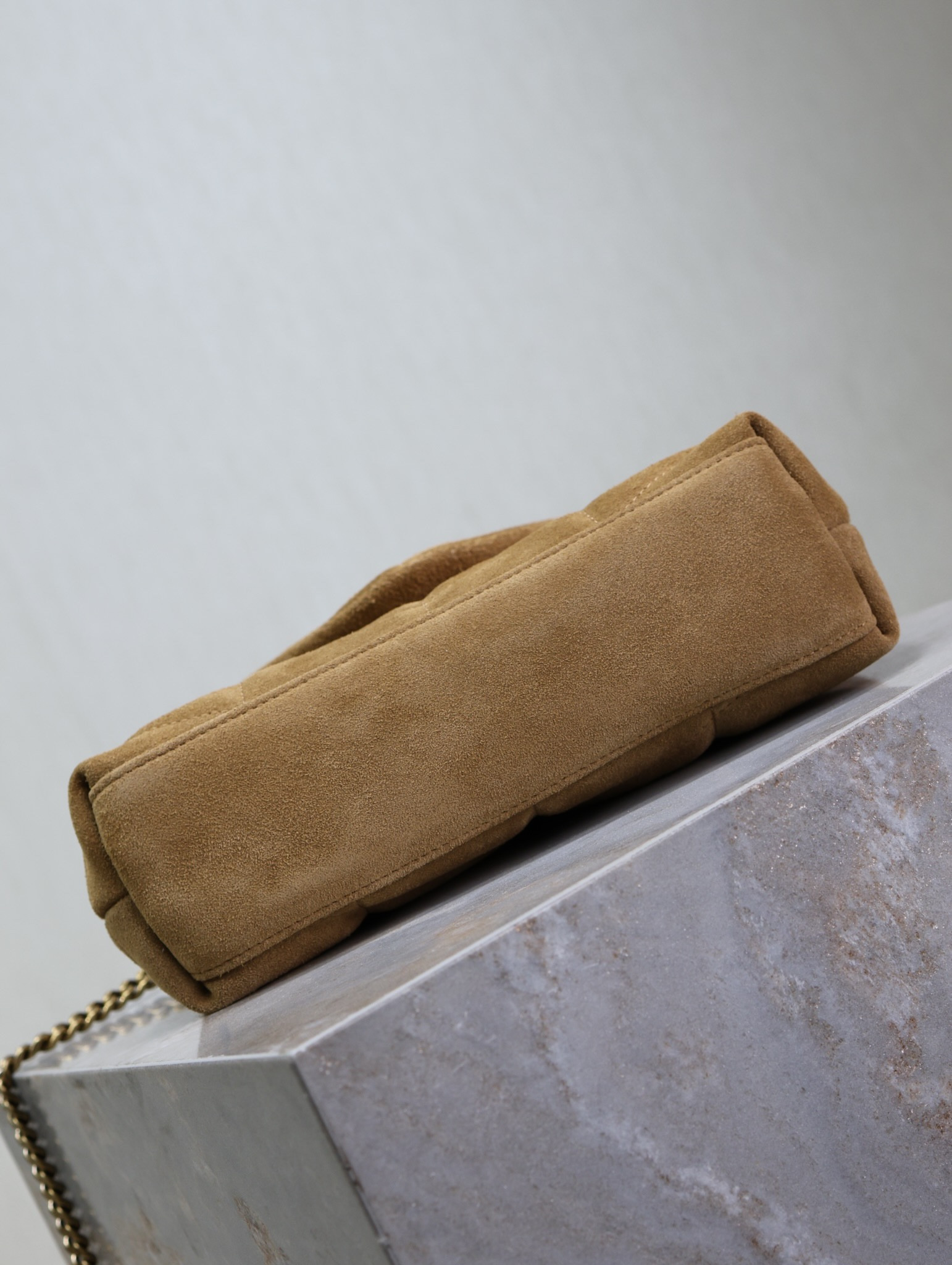 Y51 Loulou Mini Puffer (Suede)  23×15.5×8.5cm
