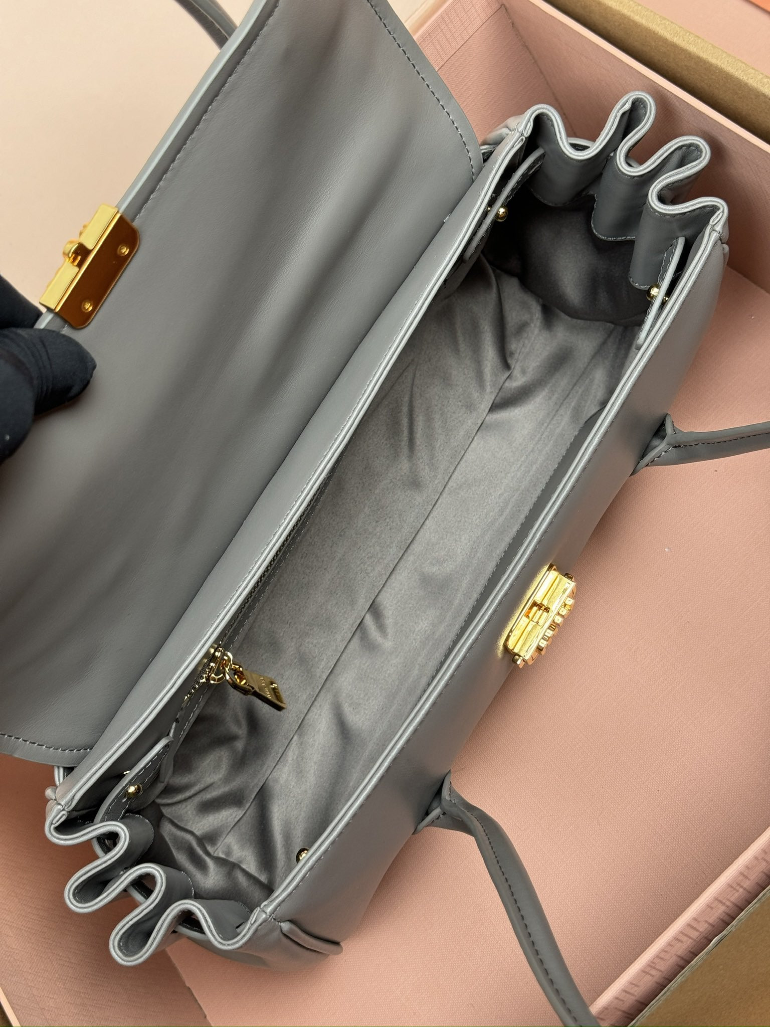 M1v M1v leather shoulder bag 15x28x11cm