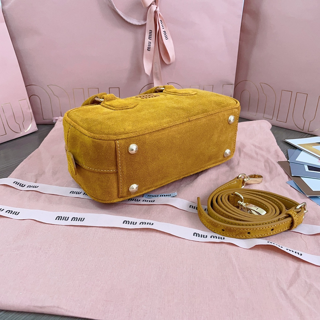 M1v M1v arcadie padded suede top-handle bag 22x10.5x7.5cm