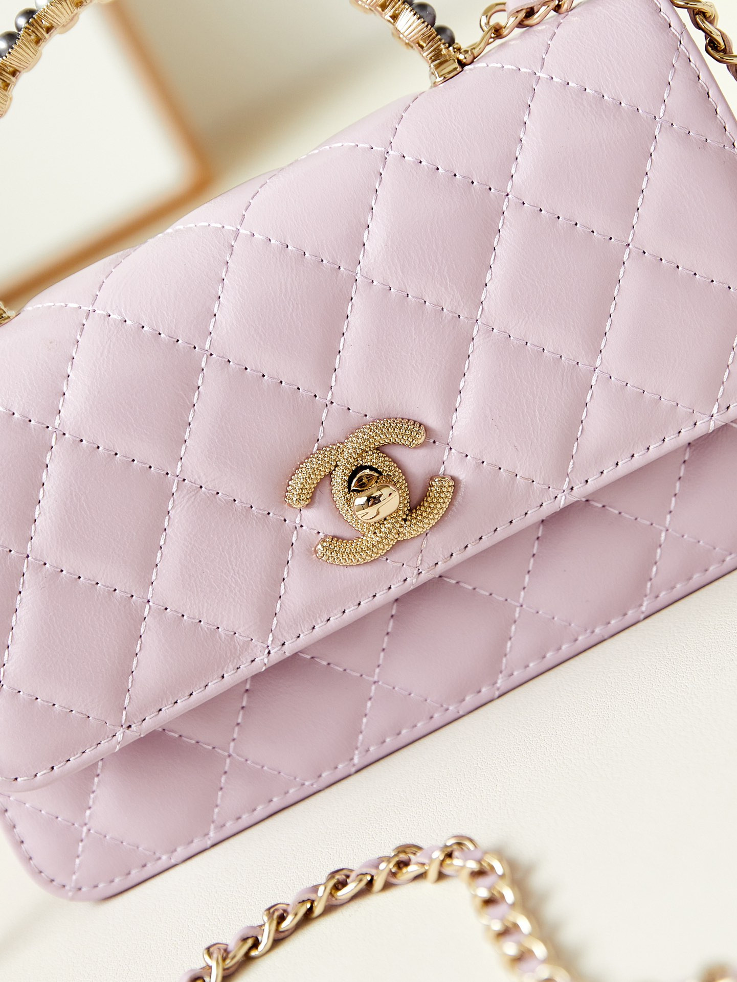 Ch**el 24P woc CLASSIC WALLET ON CHAIN 11x18.5x6cm