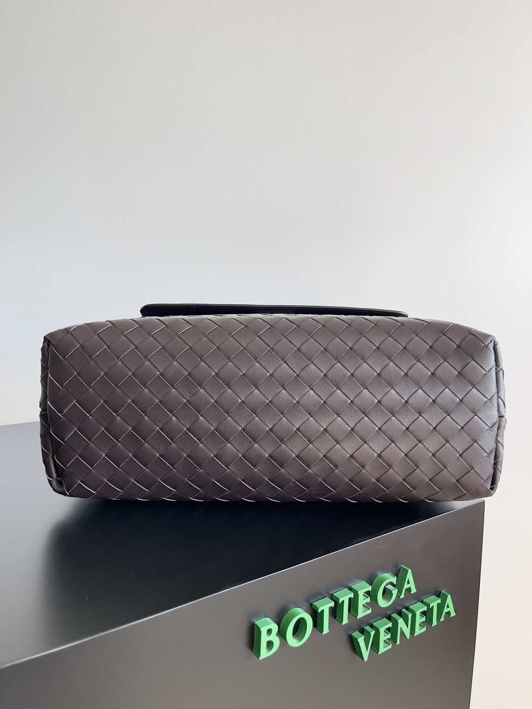 B0tt*ga Ven*ta Medium Andiamo Messenger 37x26x13cm