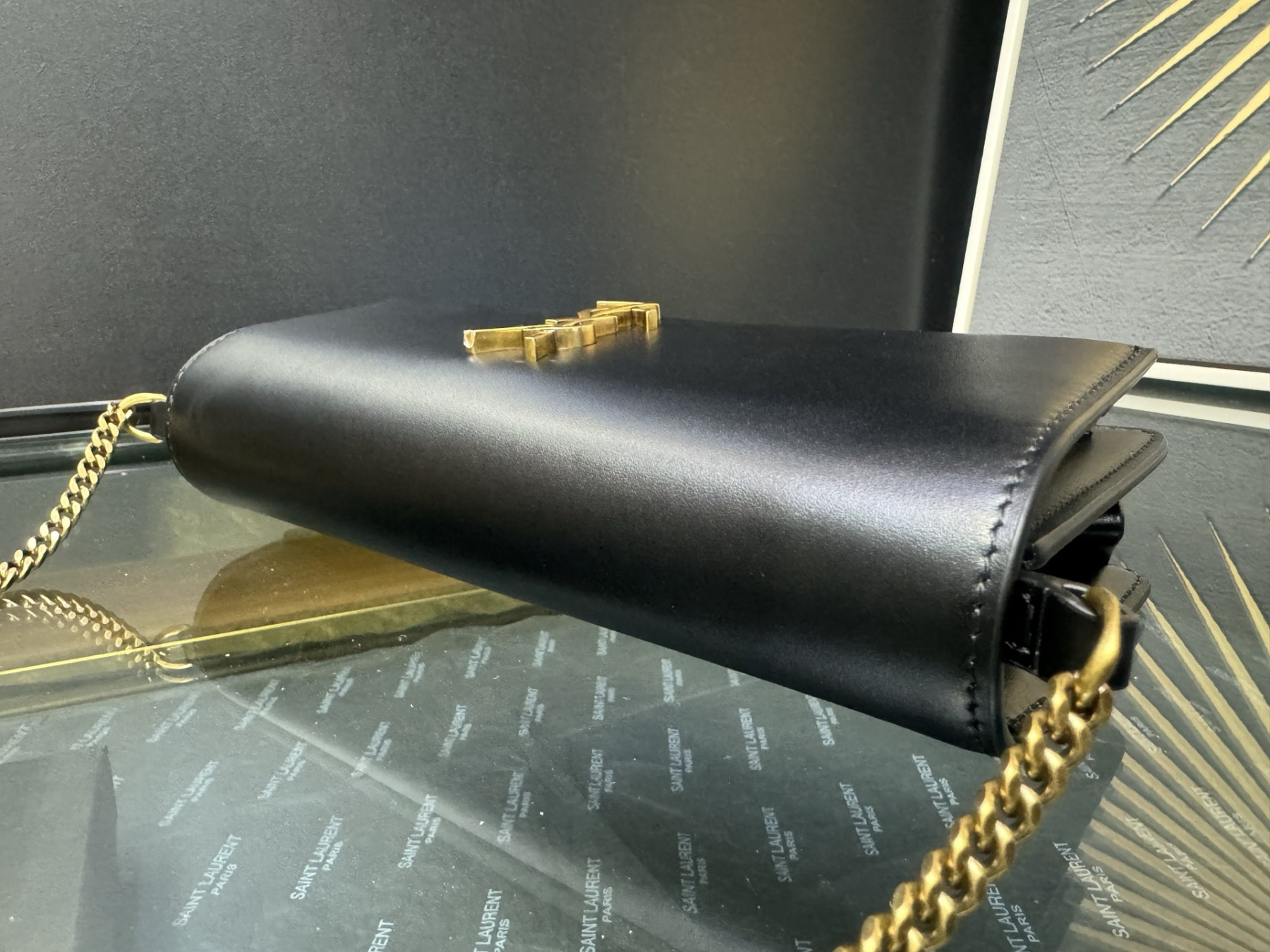 Y51 Sumset Clutch (Box) 810997 22x12x2cm