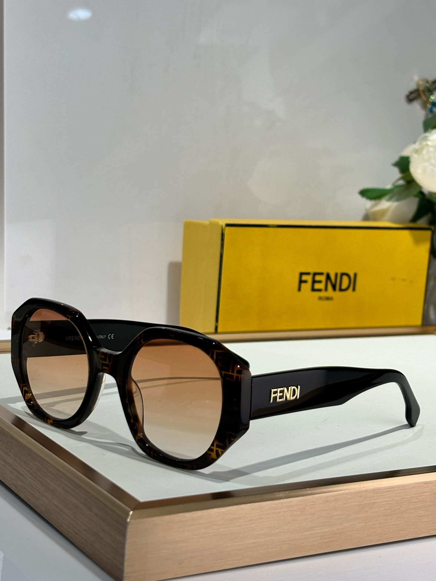F**di glasses fe40118 52-23-142