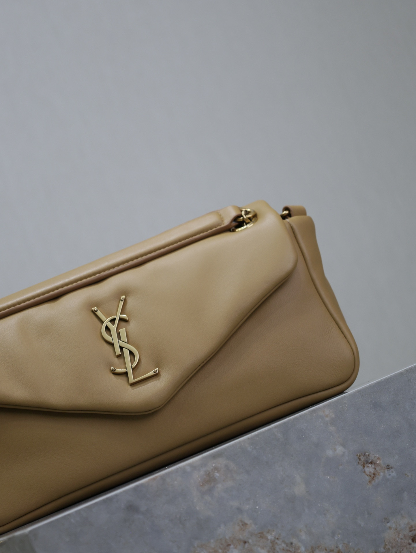 Y51 CALYPSO small in plunged lambskin 26x14x7cm