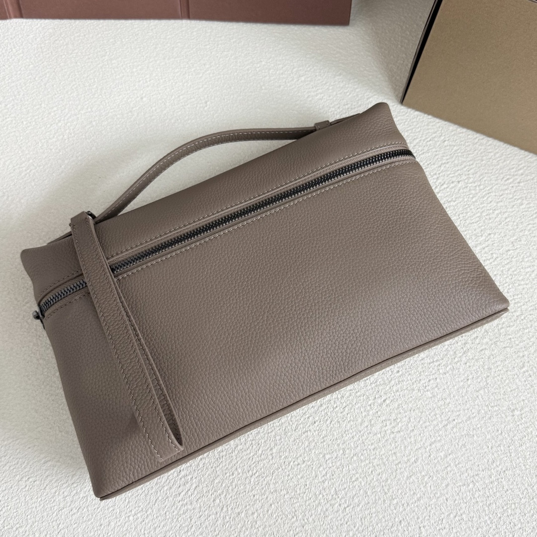 L0r0 P1ana Extra pouch L29 29x18x5cm