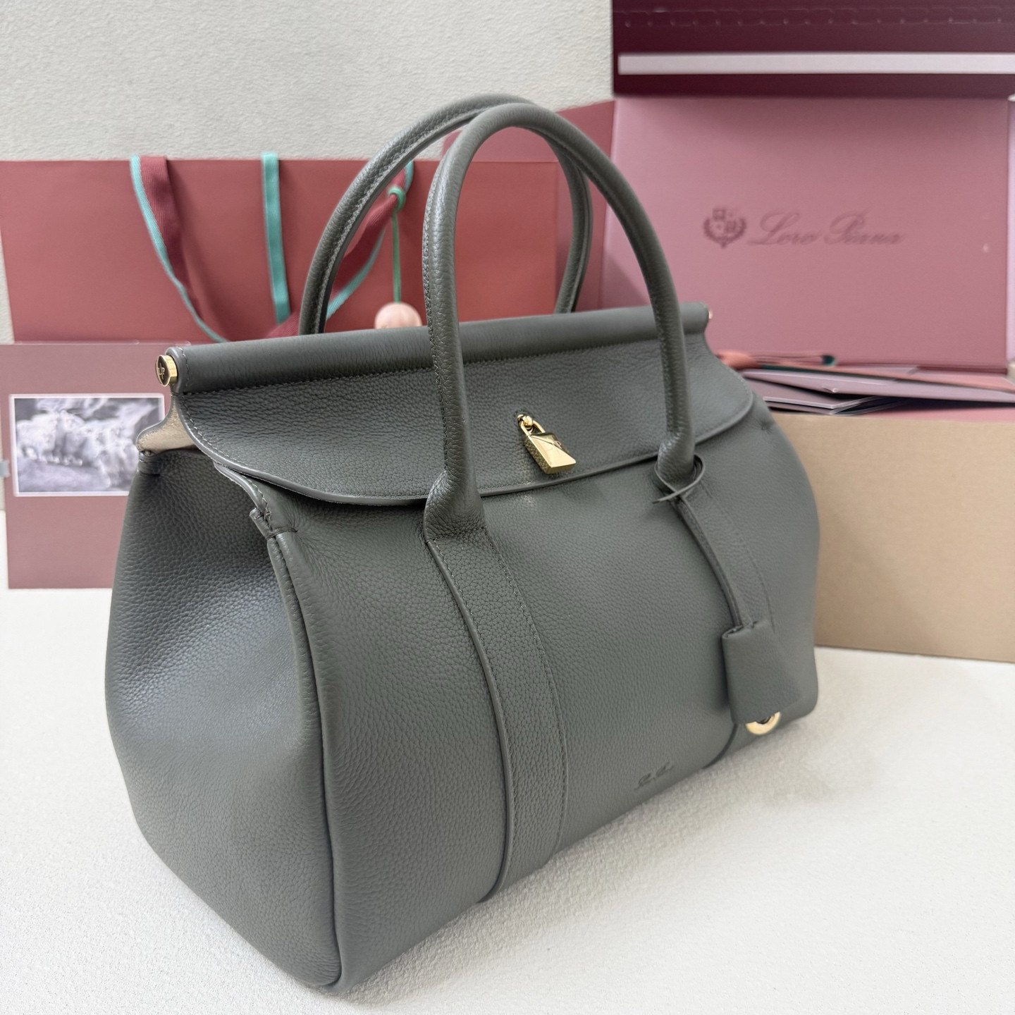 Loro Piana Loom L32 33x23x18cm