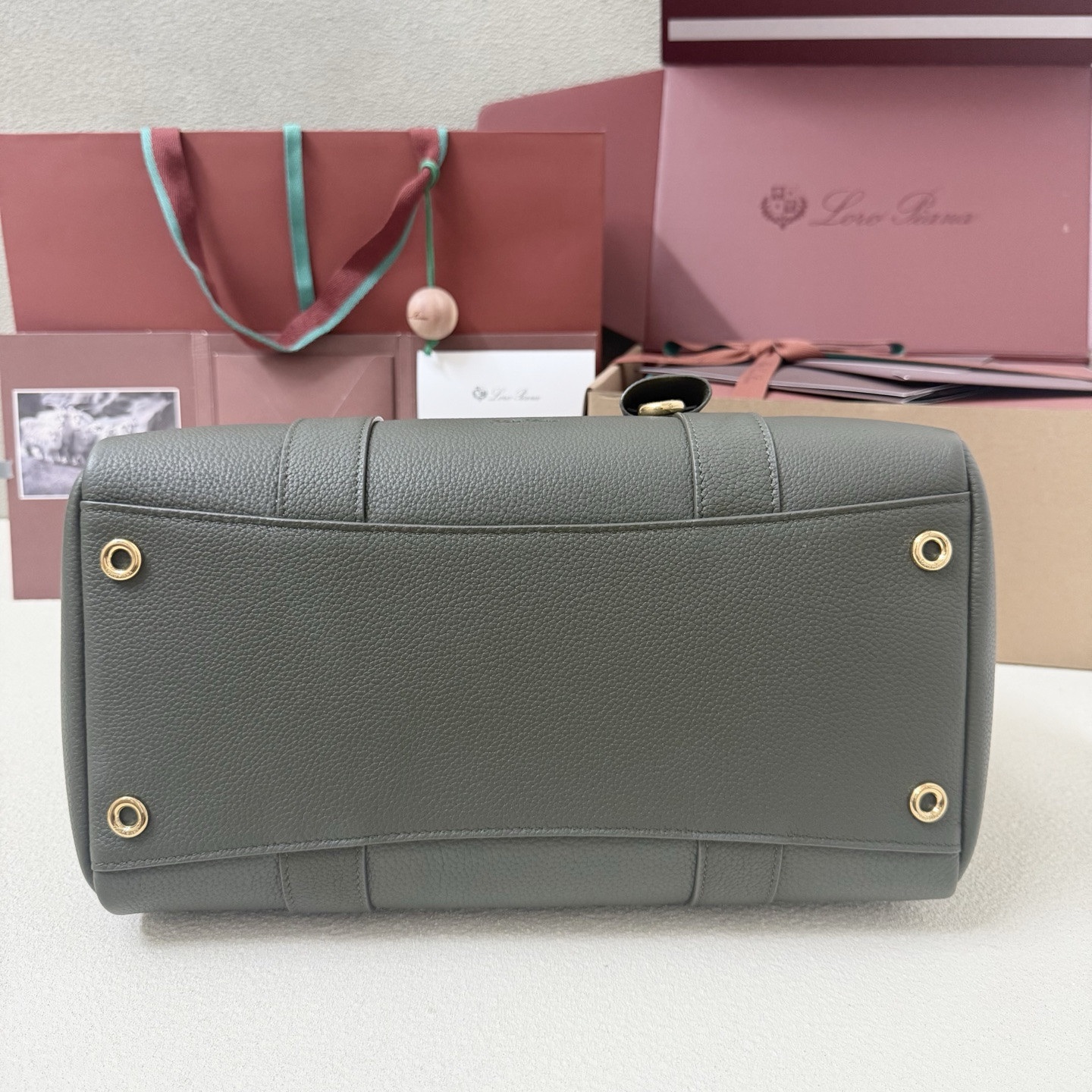 Loro Piana Loom L32 33x23x18cm