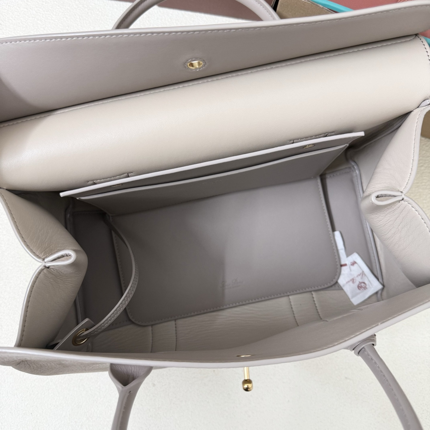 Loro Piana Loom L32 33x23x18cm