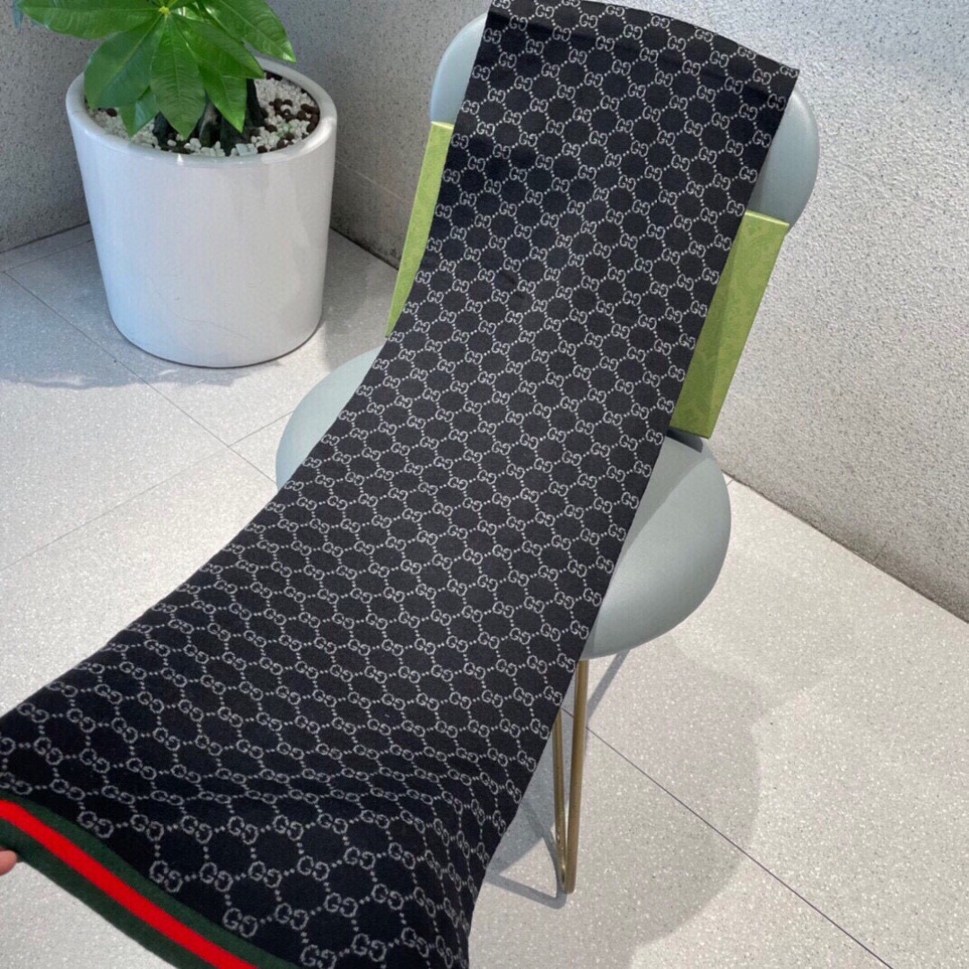 Gvc*1 scarf 32x180cm