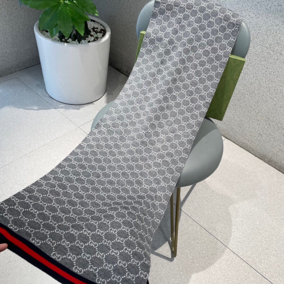 Gvc*1 scarf 32x180cm