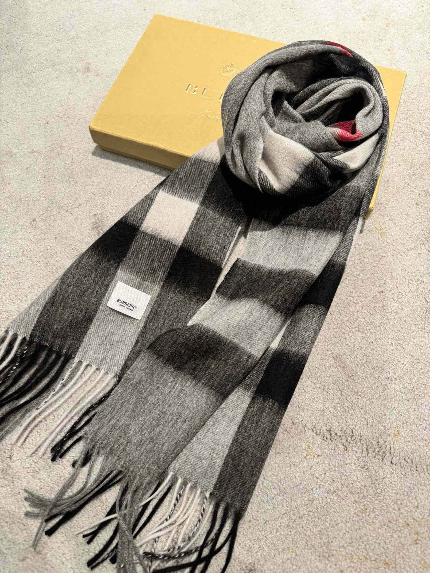 Bv*b*rry scarf 35x180cm