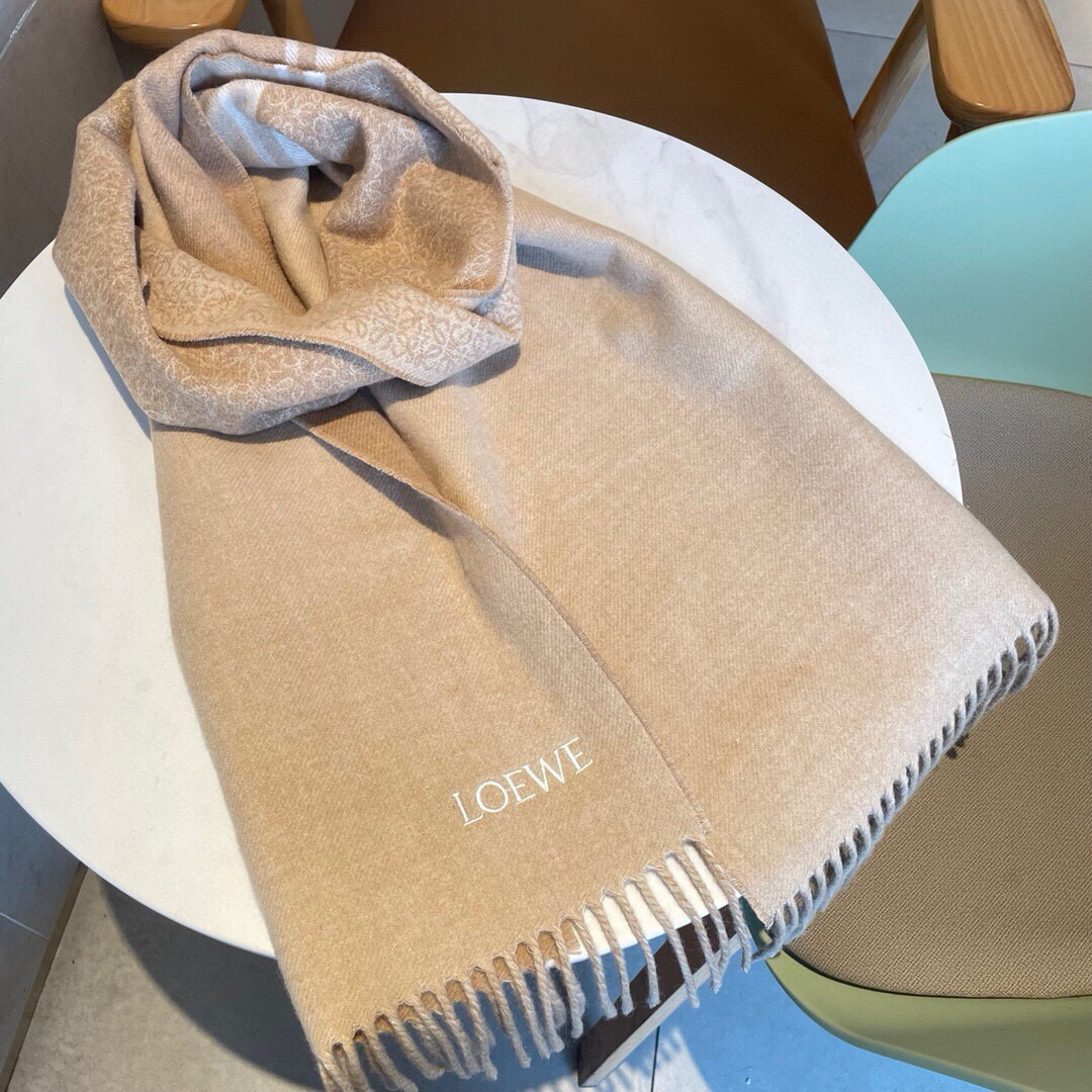L0ew* scarf 30x182cm 90% wool 10% cashmere