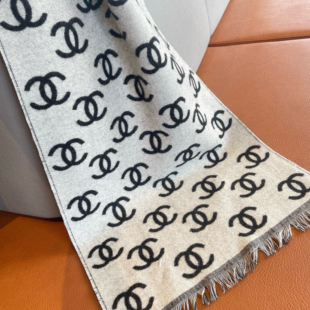 Ch**el scarf 35x180cm 95% wool 5% cashmere
